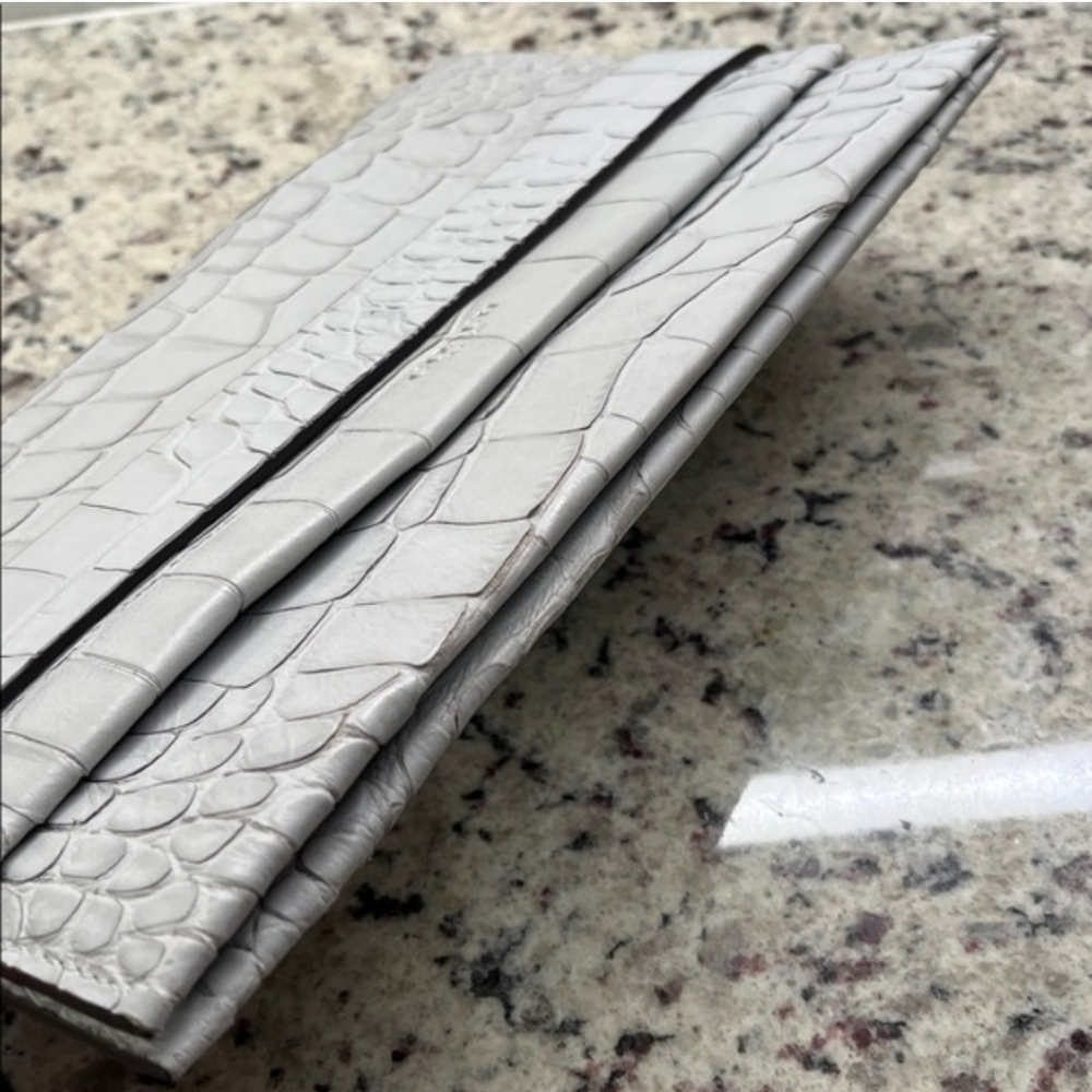 Coach Leather Clutch - Gray Croc-Embossed LIKE NEW - Picture 5 of 14